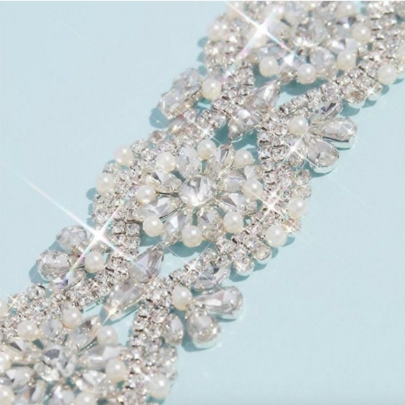 David's Bridal Annabelle Crystal & Pearl Belt for Dress with Removable Ribbon - Picture 10 of 11